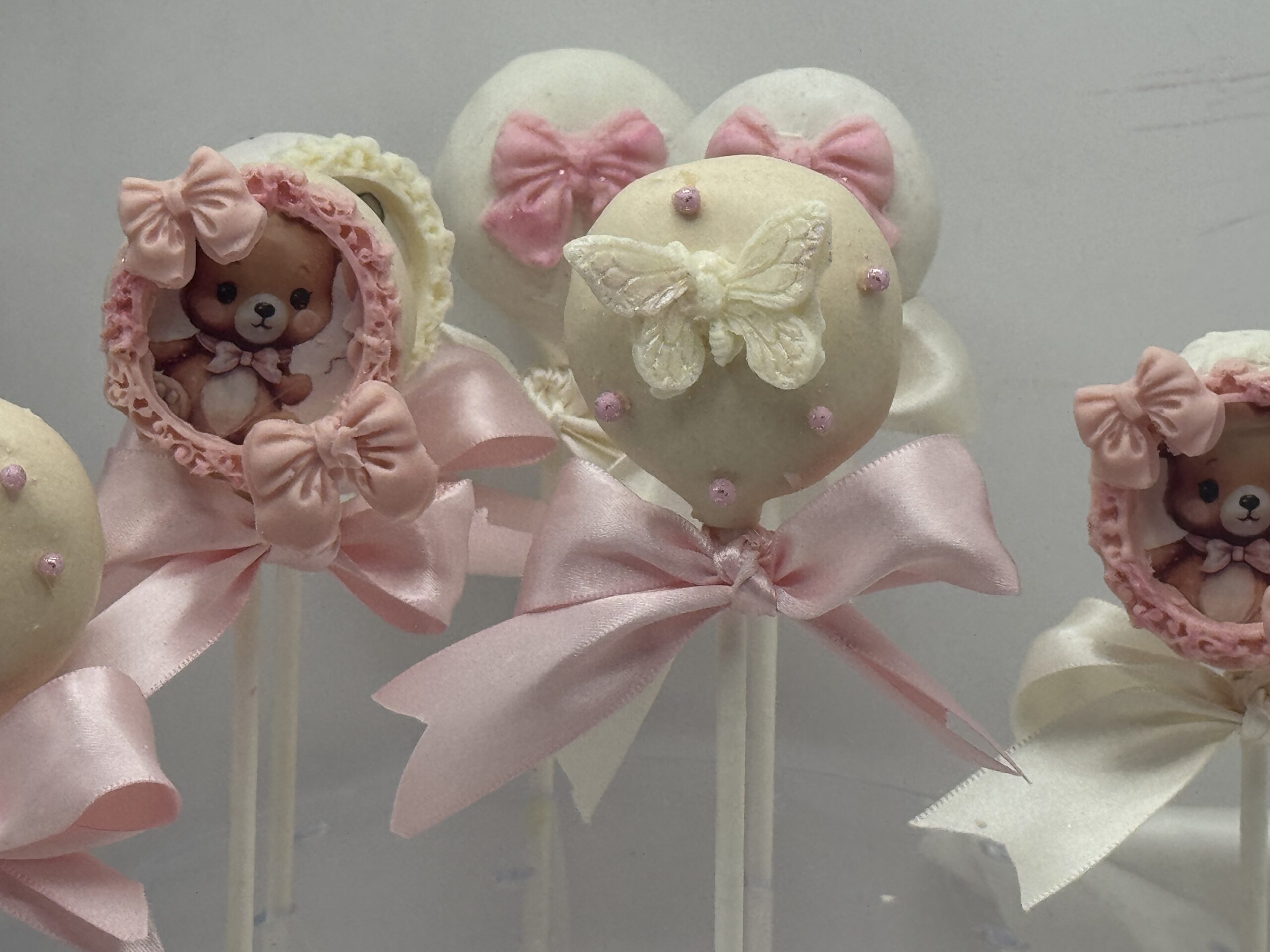 Baby Shower Teddy Cakesicles - Image 4