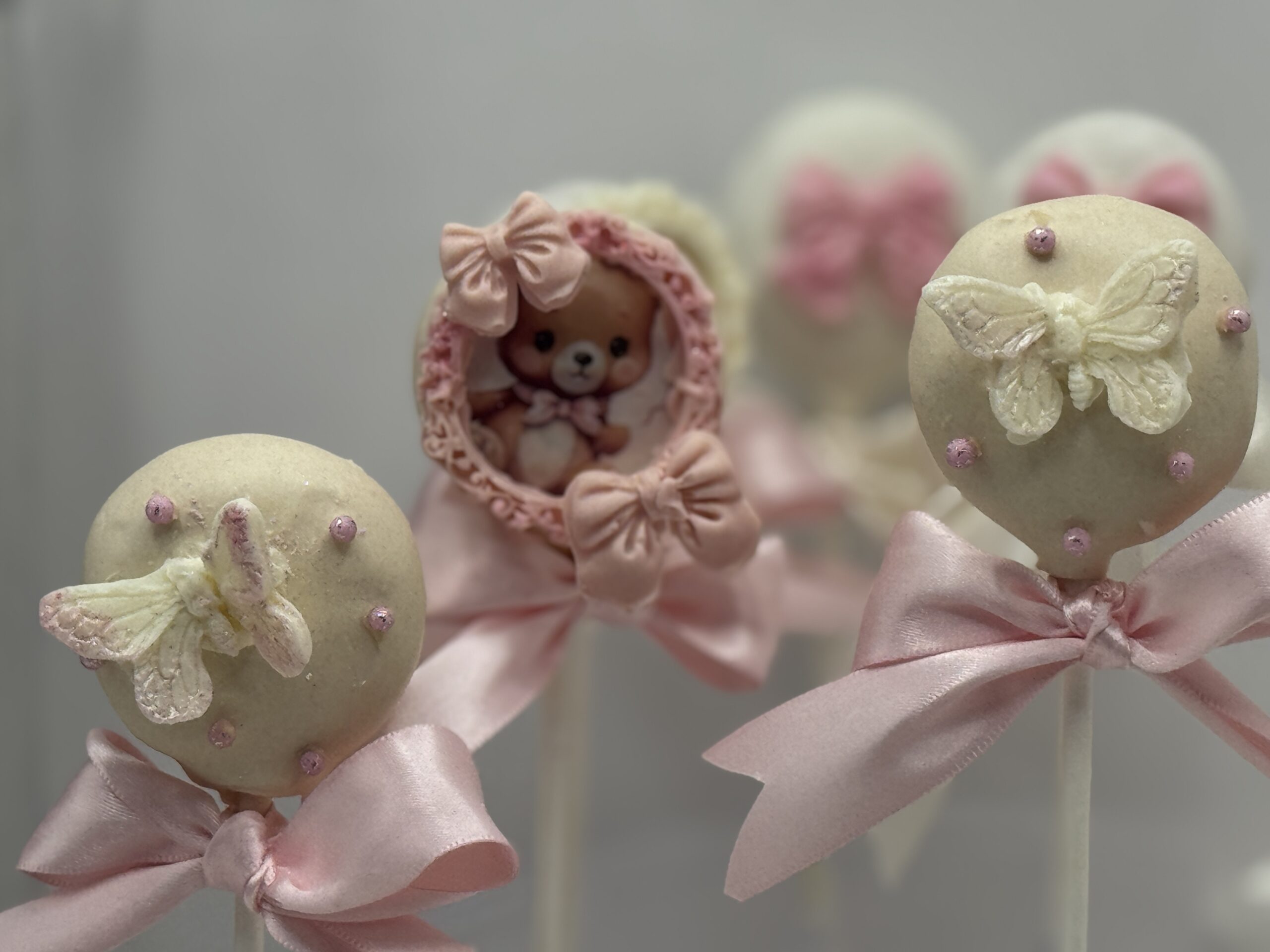 Baby Shower Teddy Cakesicles - Image 3